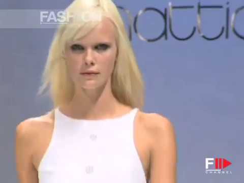 "Gai Mattiolo" Autumn Winter 2003 2004 Milan 3 of 3 Pret a Porter Woman by FashionChannel