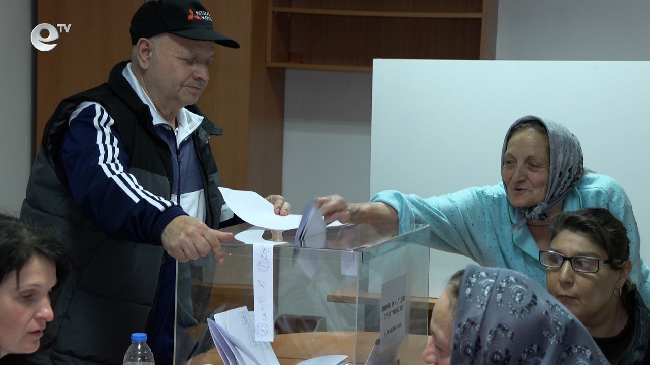 В Смолян масово хората се надяват на промяна, която да върне близките им от чужбина.