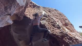 Video thumbnail de Lobster Claw, V5. Hueco Tanks