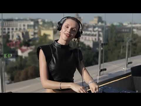 Taly Shum is playing ChangedFaces - False Hope feat. Anthony Brady (Two Are Remix) on DJanes.Net