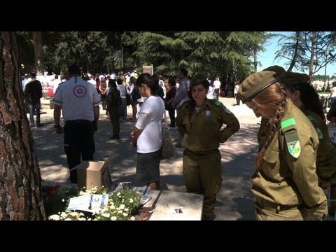 Sirens sound as Israel remembers fallen soldiers, civilians