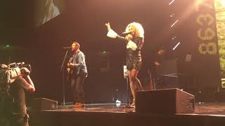 Little Big Town sings &quot;I&#39;m With the Band&quot;