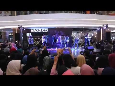 HARD CARRY by E7 (Dance Cover) at Lippo Mall Yogyakarta