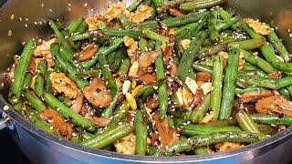 שעועית ירוקה תוספת מהירה ובריאה Green beans are delicious and healthy מטבח בקלי קלות ליהי קרויץ (ליהי קרויץ - מטבח בקלי קלות) - התמונה מוצגת ישירות מתוך אתר האינטרנט יוטיוב. זכויות היוצרים בתמונה שייכות ליוצרה. קישור קרדיט למקור התוכן נמצא בתוך דף הסרטון