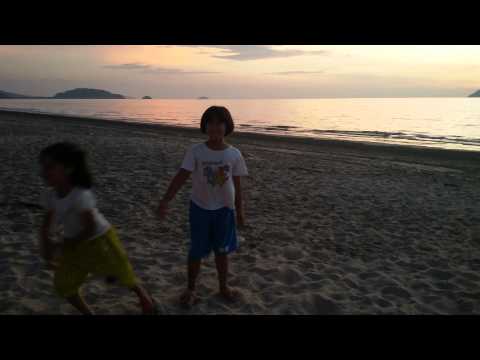 เด็กๆพาเที่ยวหาดทะเลนอก