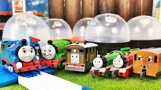 きかんしゃトーマスのカプセルプラレール トーマスとべレスフォード編を開封レビューするよ!新発売のガチャガチャ全18種 №01 Gizmone