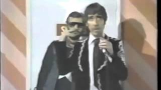 The Who&#39;s Keith Moon introduces Sparks (with help from Ringo Starr) 1974