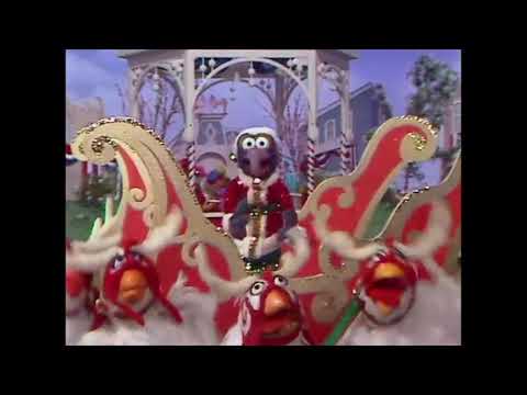 Muppet Songs: Hal Linden and Gonzo - Holiday Medley