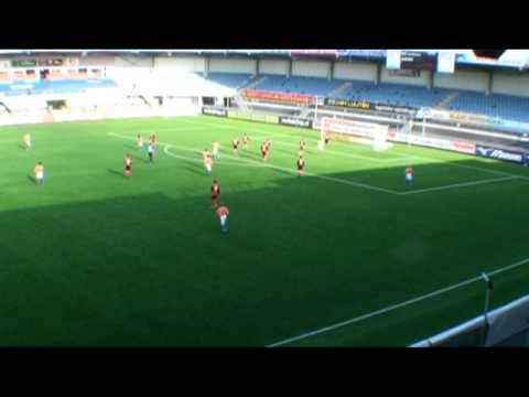 2010-11-20 RBC D1-VVV_HELMOND D2 Diego Snepvangers schiet op lat.mpg