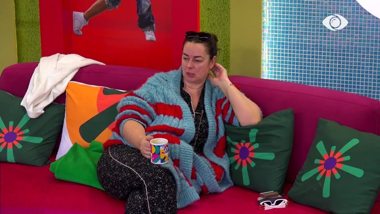 “Je luftarake”/ Julia këshillon Sarën: Duhet të ngresh nivelin e lojës