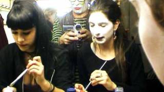 preview picture of video 'CANET DE MAR carnaval 2010  CRISIRC  Maquillaje 2-4'