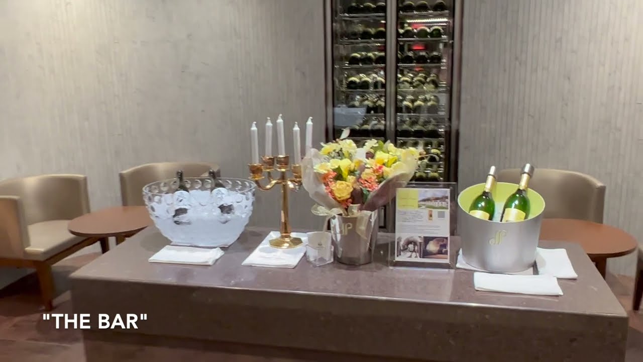 First Class Lounge (Gates 2-7) thumbnail