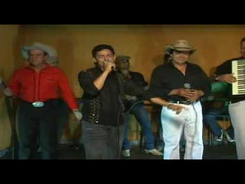 SOLENY - TRIO PARADA DURA - Vivendo longe do meu bem