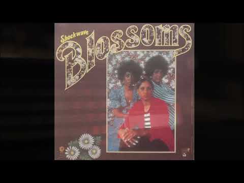 ♬ Cherish What Is Dear To You While It's Near To You / The Blossoms ( 1972 )