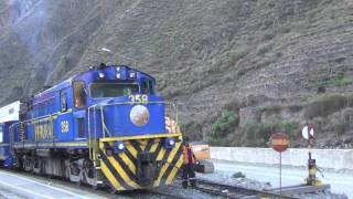 preview picture of video 'Estación de tren de Ollantaytambo en el Departamento de Cusco, Perú'