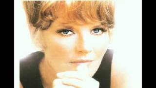 Petula Clark : Kiss Me Goodbye