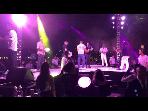 Grupo Revelação - Samba Diferente + Desafio de Rima entre Xande e Anderson Leonardo (Molejo)