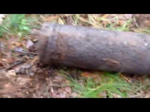 WW2 Relikte Teil 32 : große Granate + Panzerfaust RPG-7 Geschoss im Wald in Mecklenburg Vorpommern