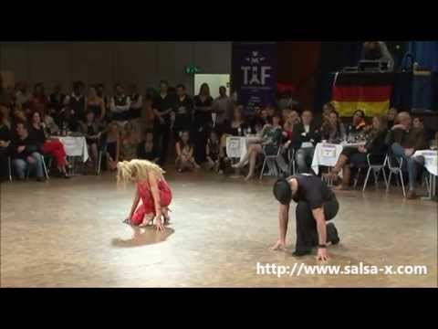 Amazing Salsa Dance @ German Championship Salsa 2011 1st Place Kim & Aki