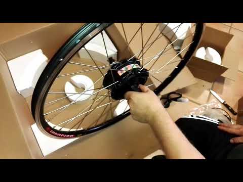 Paštaisīts elektriskais ritenis.