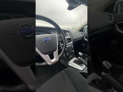 фото volvo v40 ii 0