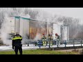 Vrachtwagen in brand bij Lelystad, weg twee uur afgesloten
