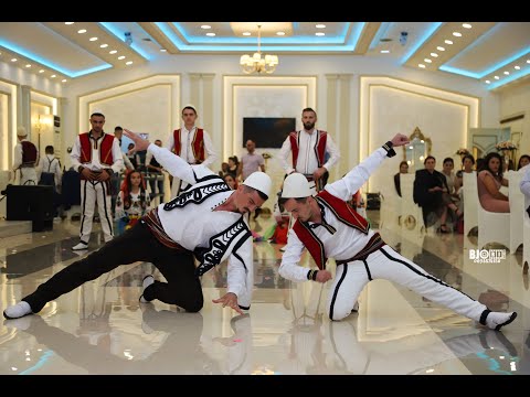 KCE MOJ ÇIK TROPOJE, KOREGRAFIA SHPRESART MEMIA