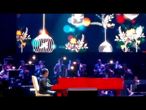 Harvey Malaiholo sings Elfa Secioria's song(with Andi Rianto+Magenta Orchestra)