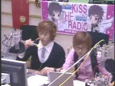 Sukira 2006.12.11 - When Teuki tries to feed Eunhyuk...