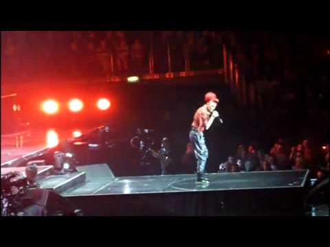 Cher Lloyd Sings The Clapping Song/ Get Ur Freak On @ O2