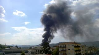 preview picture of video 'Incendio in un colorificio a Vicenza'