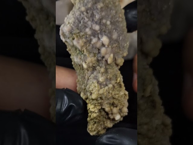 حجر عقيق العنب خام طبيعي