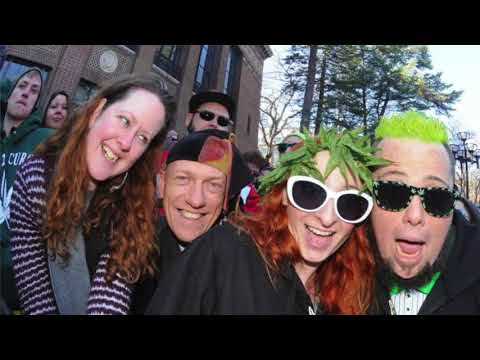 download lagu mp3 mp4 Pothead Dating App, download lagu Pothead Dating App gratis, unduh video klip Pothead Dating App
