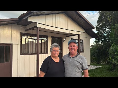 NUMA CASINHA DE MADEIRA Á 50 ANOS ATRÁS COMEÇAMOS NOSSA VIDA JUNTOS - SEU HÉLIO E ENI CORREIA PINTO
