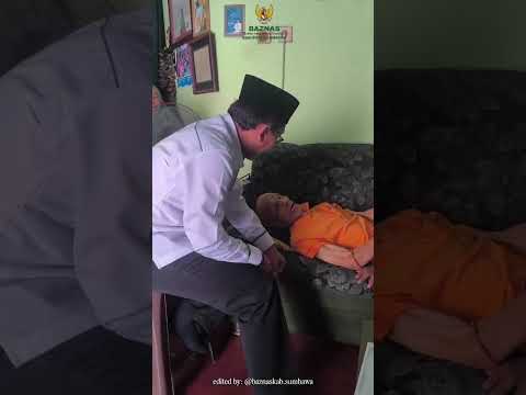 BAZNAS Sumbawa Sambangi Sastrawan H. Dinullah Rayes di Kediamannya