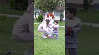 El payaso it atrapa a mi hermanito 😱 #shorts