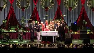 Brian Wilson - Auld Lang Syne - Toyota Oakdale Theatre, Wallingford, CT - 12/08/18