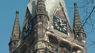 preview picture of video 'Die ev.-ref. Christuskirche zu Detmold und ihr Uhrschlag'