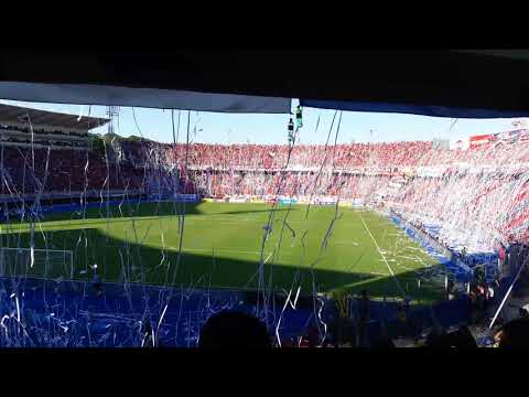 "Recibimiento a Cerro Porteño por la Mejor Hinchada Del Pais!" Barra: La Plaza y Comando • Club: Cerro Porteño