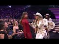 Lainey Wilson Sings At CMA Awards 2025 Ella Langley S You Look Like You Love Me
