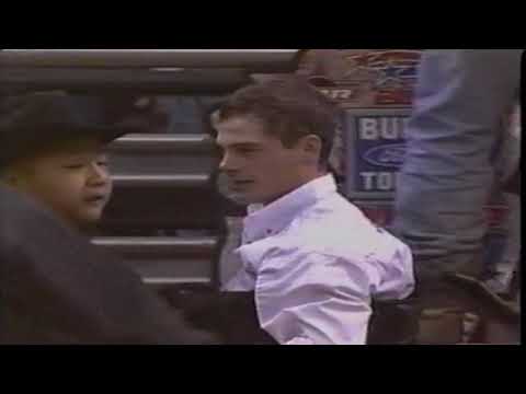 Sugar Bear steps on Reuben Geleynse - 03 PBR Finals