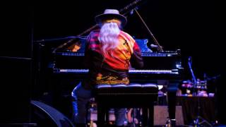 Hermeto Pascoal & Grupo - Ao Vivo em Tokyo - 10 - Irmãos Latinos
