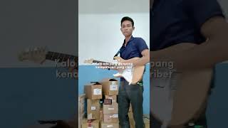 Video thumbnail for Gitar Wirless Aroma ARU-10 #aromamusic #aru10 #aksesorisgitar #guitars #guitarservice #shortvideo by Grandia Shop
