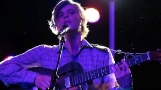 Johnny Flynn - The Wrote &amp; the Writ with Intro about his Super Finger HD 11.4.10