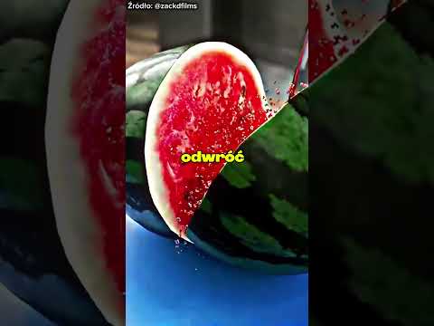 Genialny trik na krojenie arbuza - żaden bałagan!