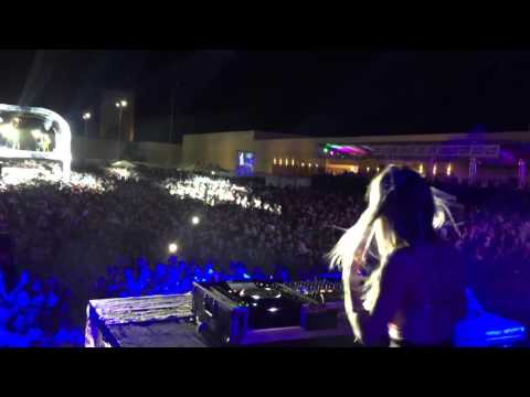 Larissa Lahw presents "Rihanna - Work (Mashup Mix) in Brazil