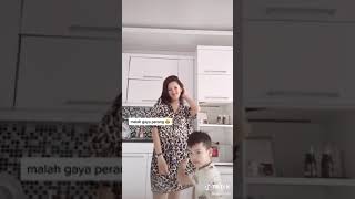 Download lagu Mama muda dasteran bikin ada yang tegang 😅 mp3