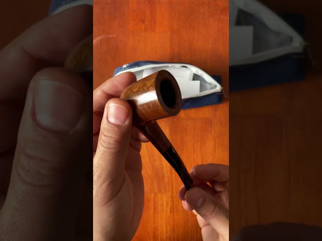 Vídeo relacionado con Pipa Savinelli One. Kit de acabado liso de madera de brezo, orificio de 9 mm, modelo 101, con estuche, cepillos, curapipas y filtros de carbón activo