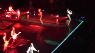 Sade - Paradise &amp; Nothing can come between us &quot;skit&quot; (live in Milan 06-05-2011)