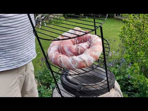 Tandoor stegt bacon svøbt medisterpølse